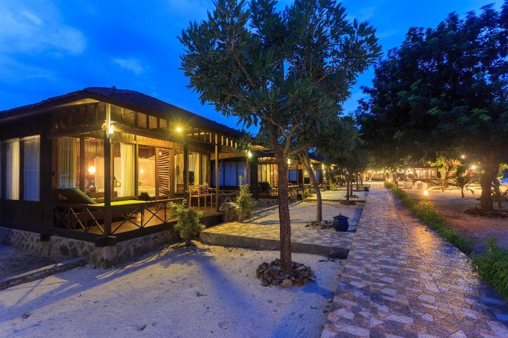 SYLVIA BEACH VILLA - Labuan Bajo