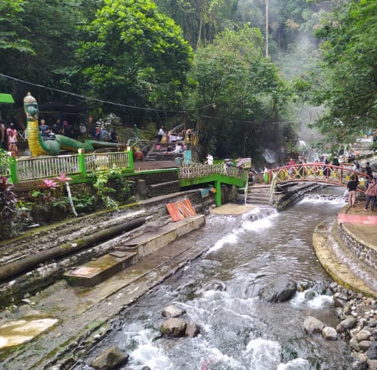 Tempat Wisata Guci Purwokerto Kombinasi Liburan dengan Melihat Sejarah - Blogger Seindotravel